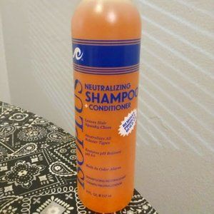 Neutralizing Shampoo + Conditioner